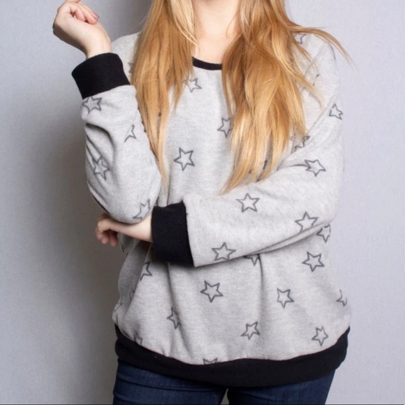(1X) Plus Size Star Print Sweater - Picture 1 of 5